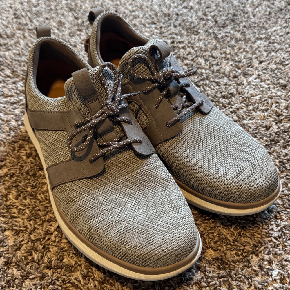 CLARKS UNSTRUCTURED MEN’S SIZE 10.5 M